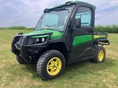 John Deere GATOR XUV 835R Utility Vehicle