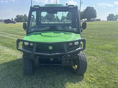 John Deere GATOR XUV 835R Utility Vehicle