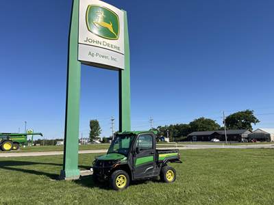 John Deere GATOR XUV 845R Utility Vehicle