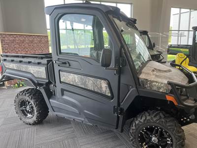 John Deere GATOR XUV 845R Utility Vehicle