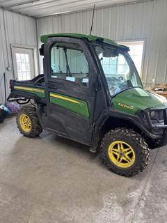 John Deere GATOR XUV 865R Utility Vehicle