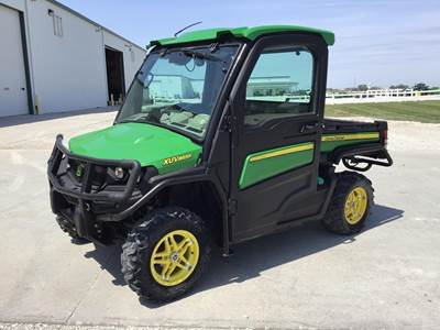John Deere GATOR XUV 865R Utility Vehicle