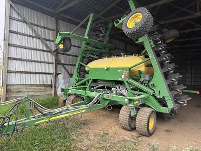 John Deere 1990CCS Seeder