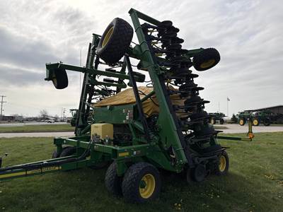 John Deere 1990CCS Seeder