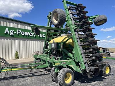 John Deere 1990CCS Seeder
