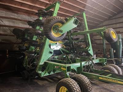 John Deere 1990CCS Seeder