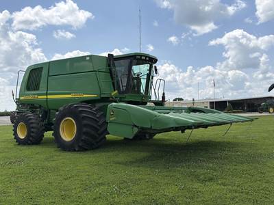 John Deere 9660 STS Combine