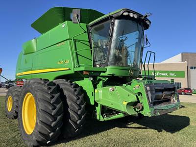 John Deere 9770 STS Combine