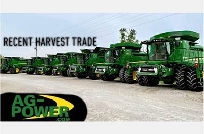 John Deere S790 Combine