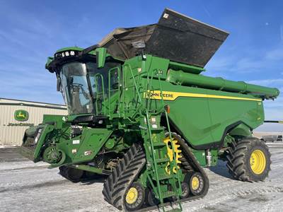 John Deere X9 1100 Combine