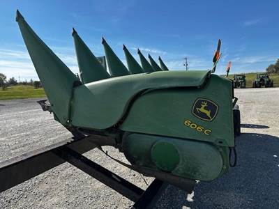 John Deere 606C Corn Head