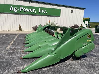 John Deere 608C Corn Head