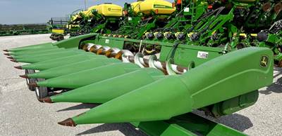 John Deere 893 Corn Head