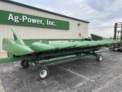 John Deere 893 Corn Head