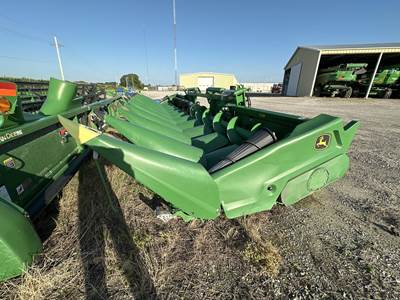 John Deere C12F Corn Head