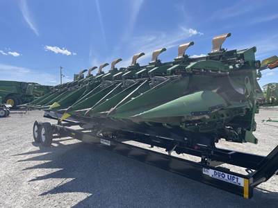 John Deere C16F Corn Head