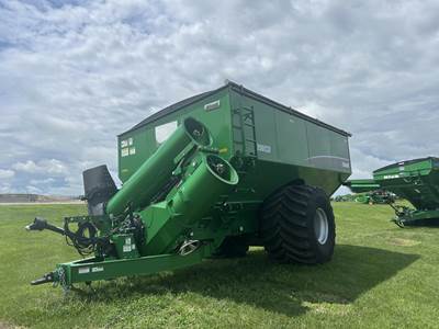 Brandt 1350DXT Grain Cart