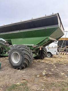 Brent V1100 Grain Cart