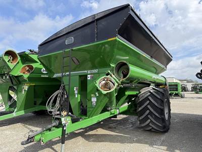 Brent V1100 Grain Cart