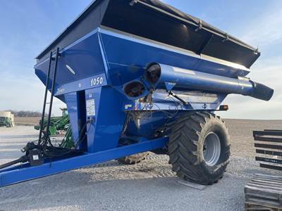 Demco 1050 Grain Cart