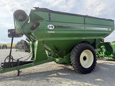 J&M 1051-22 Grain Cart