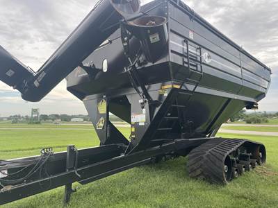 J&M 1522-20T Grain Cart