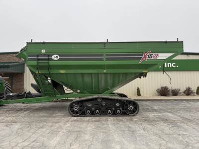 J&M 1522 Grain Cart