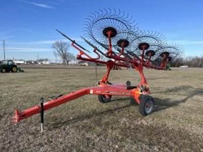 Kuhn SR112GII Hay Rake