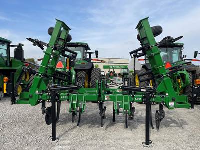 Unverferth ZONEBUILDER 132 Ripper