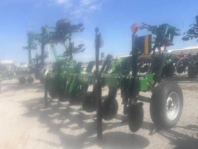 Unverferth ZONEBUILDER 132 Ripper