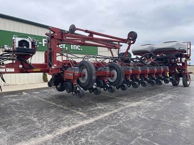 Case IH 1250 Planter / Row Unit
