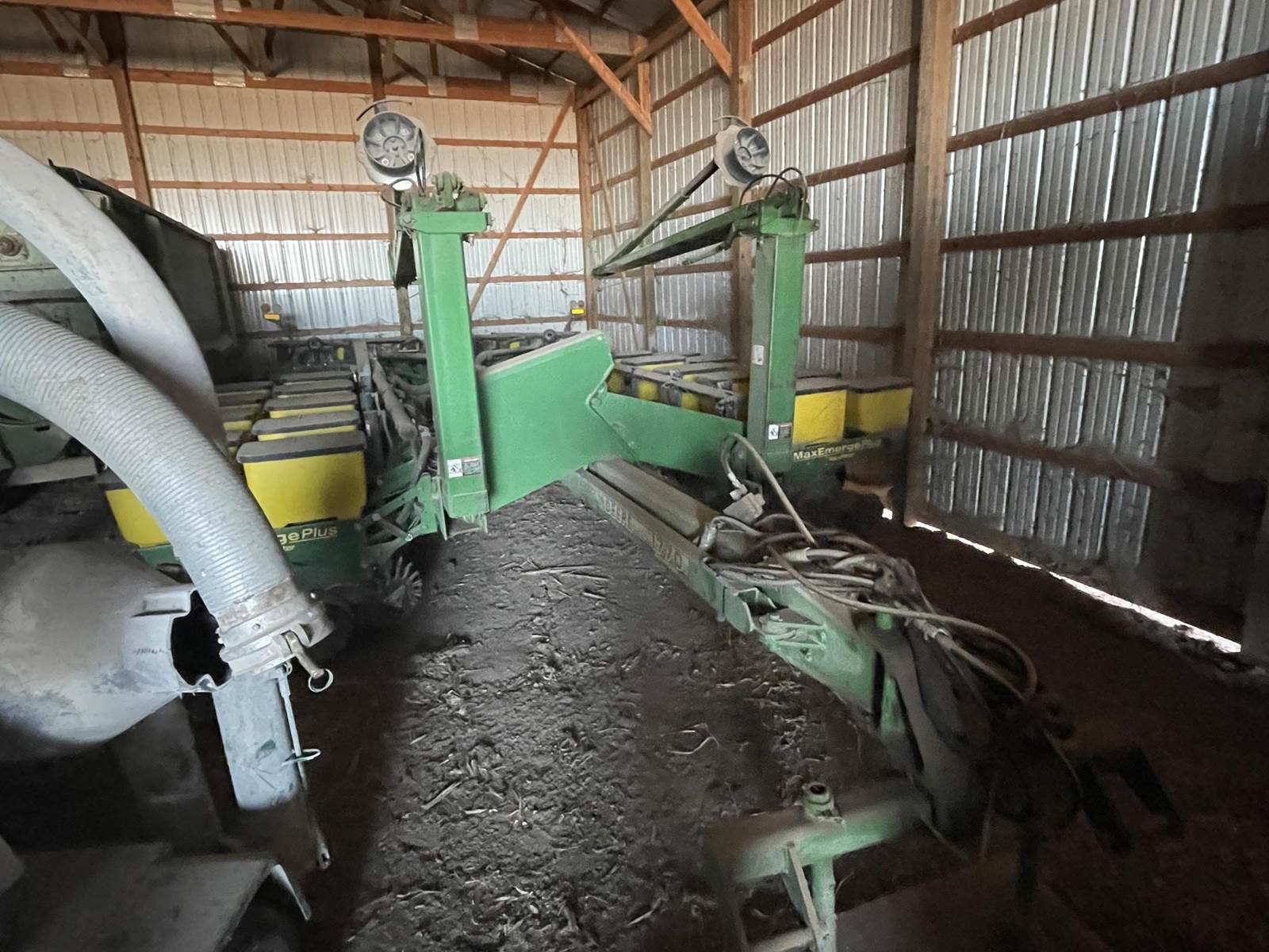 1996 John Deere 1770 Planter / Row Unit For Sale Stanberry, MO