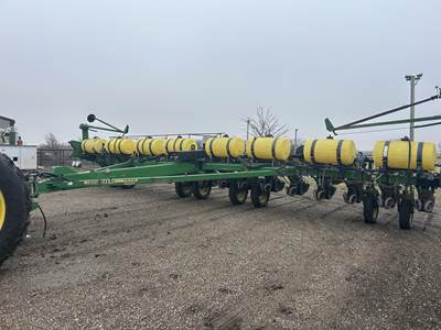 John Deere 1770 Planter / Row Unit