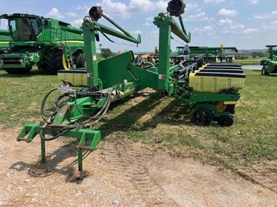 John Deere 1770 Planter / Row Unit