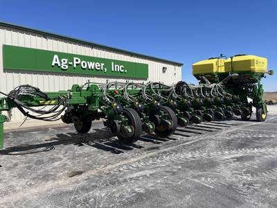 John Deere 1775NT Planter / Row Unit