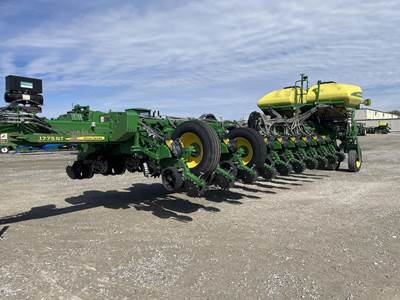 John Deere 1775NT Planter / Row Unit