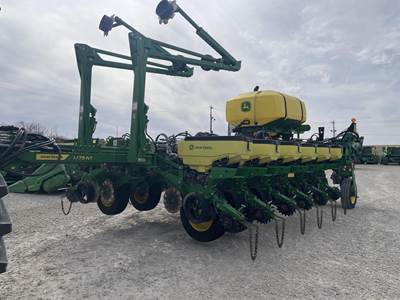 John Deere 1775NT Planter / Row Unit