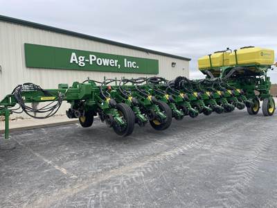 John Deere 1775NT Planter / Row Unit
