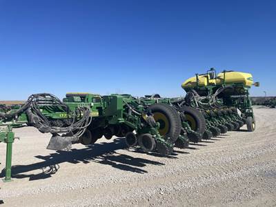 John Deere 1775NT Planter / Row Unit