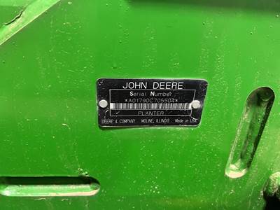 John Deere 1790 Planter / Row Unit
