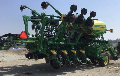 John Deere 1795 Planter / Row Unit