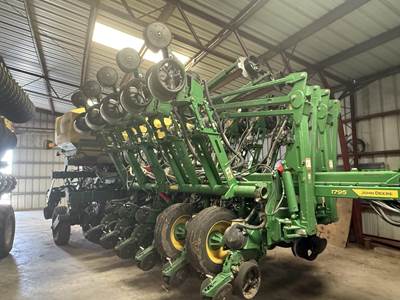 John Deere 1795 Planter / Row Unit