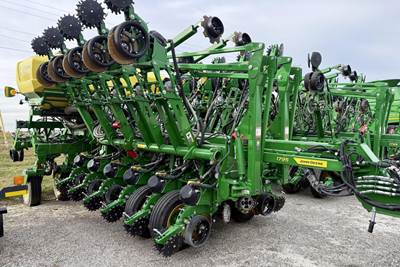 John Deere 1795 Planter / Row Unit