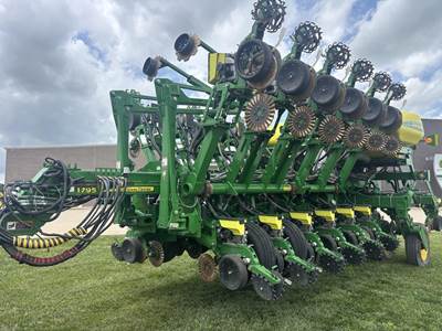 John Deere 1795 Planter / Row Unit