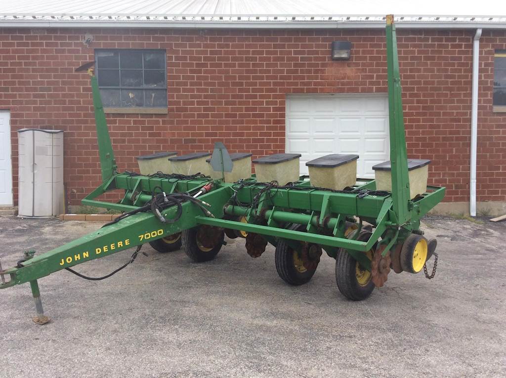 1985 John Deere 7000 Planter Row Unit For Sale Sedalia MO 72884