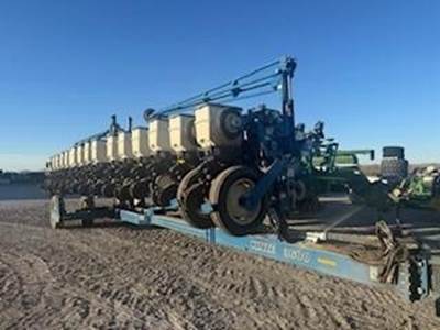 Kinze 3600 Planter / Row Unit
