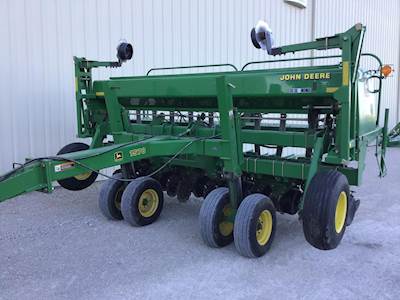 2001 John Deere 1535 Drill