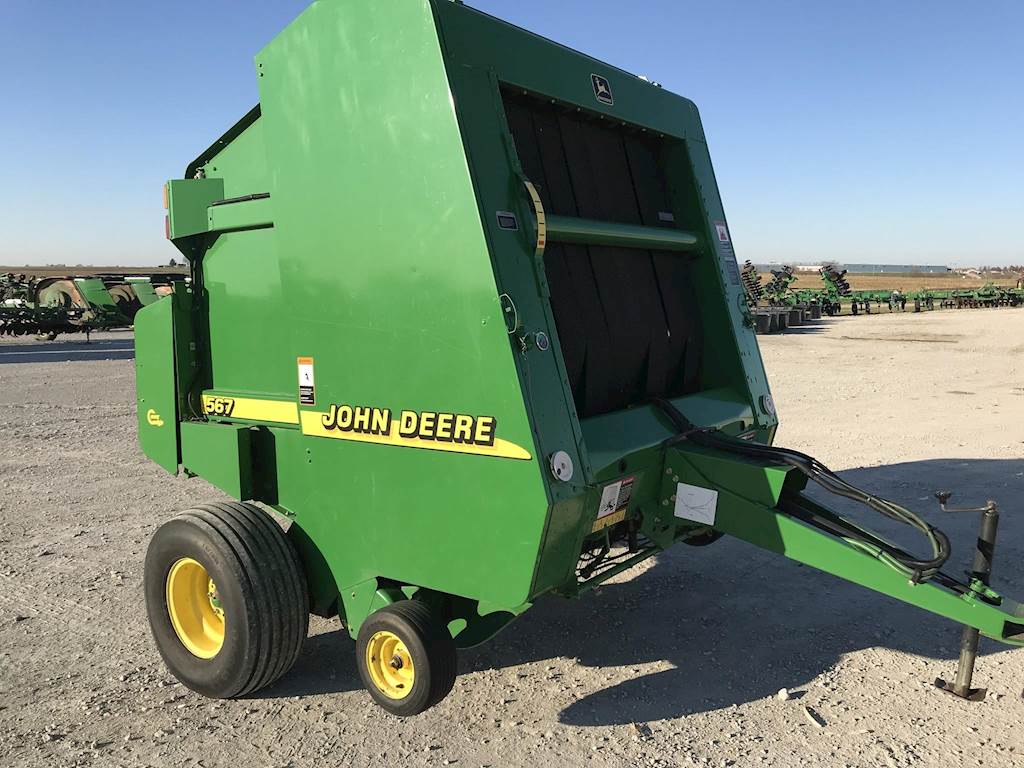 2001 John Deere 567 Round Baler