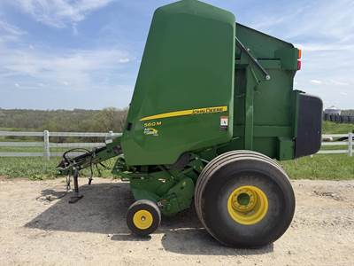 John Deere 560M Round Hay Baler