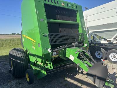 John Deere 560M Round Hay Baler